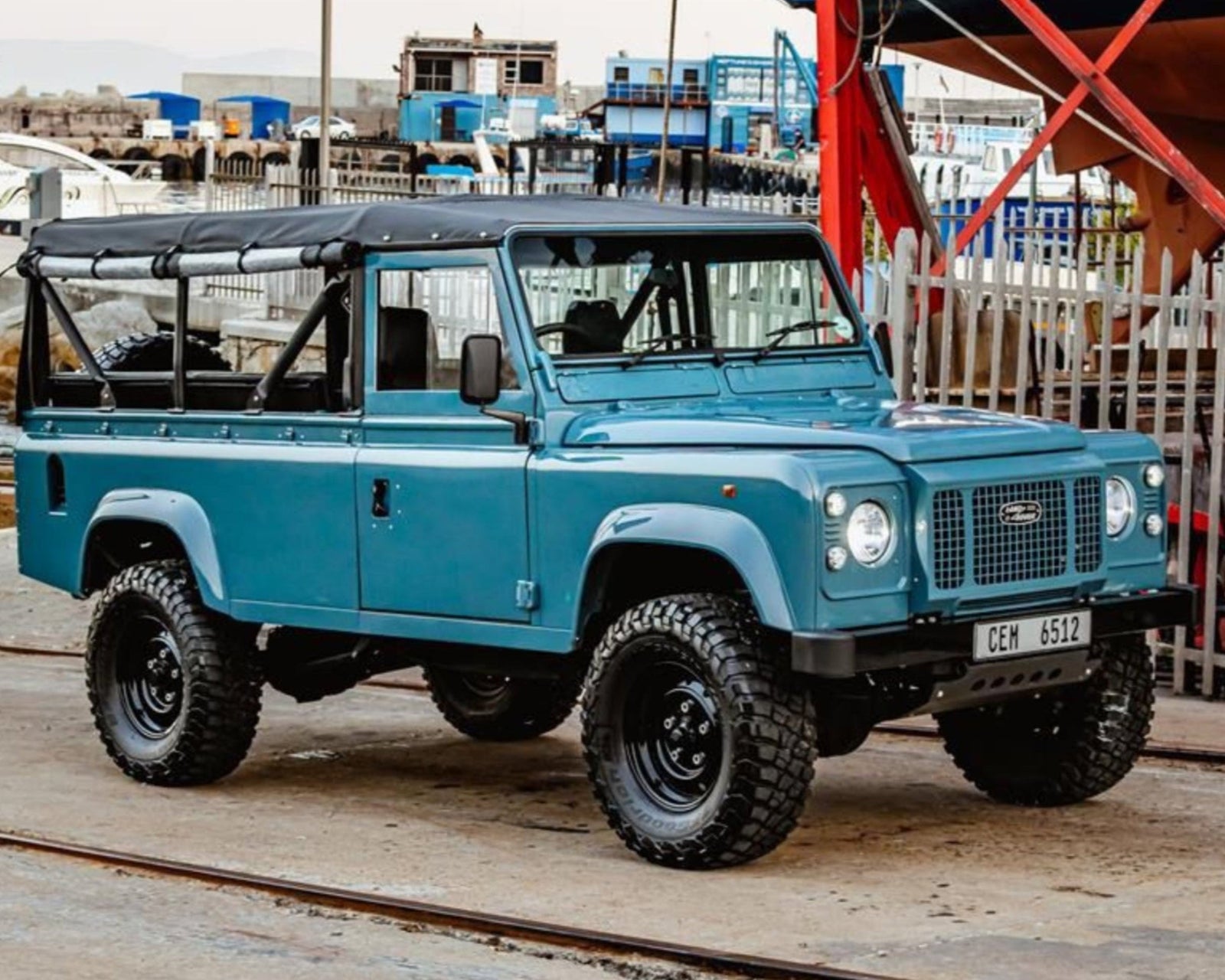 HOODS - DEFENDER - 110