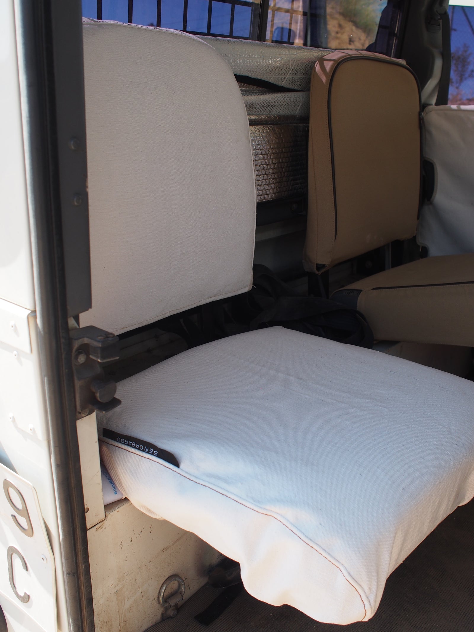LAND ROVER BACK INDIVIDUAL SEATS
