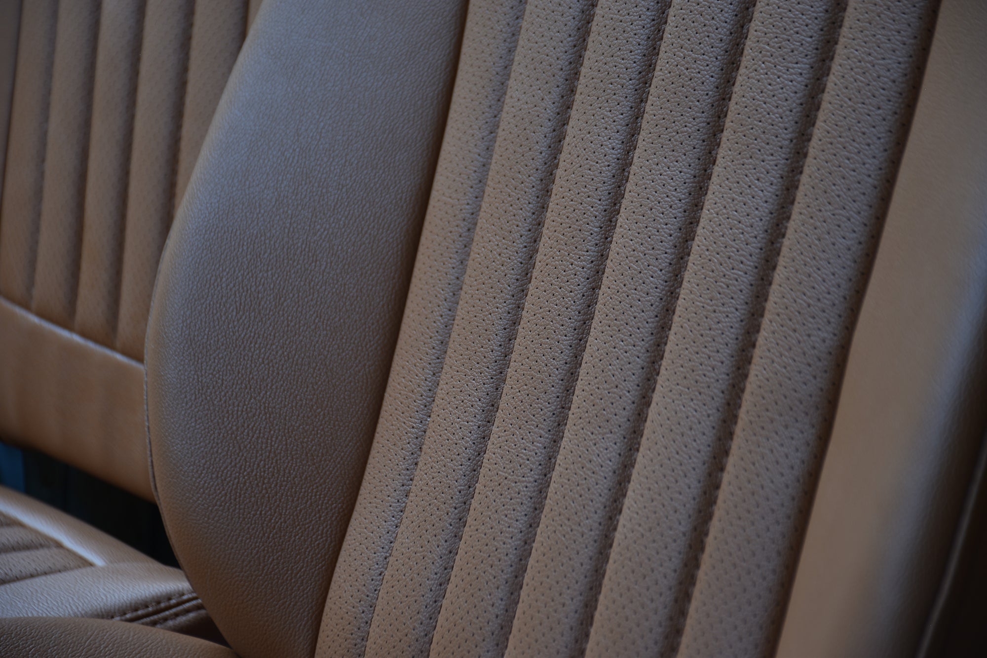 COMFORT - Complete Seats - Front - Land Rover  SERIES - (PAIR - LH&amp;RH or 3 PCS Inc. MIDDLE SEAT)