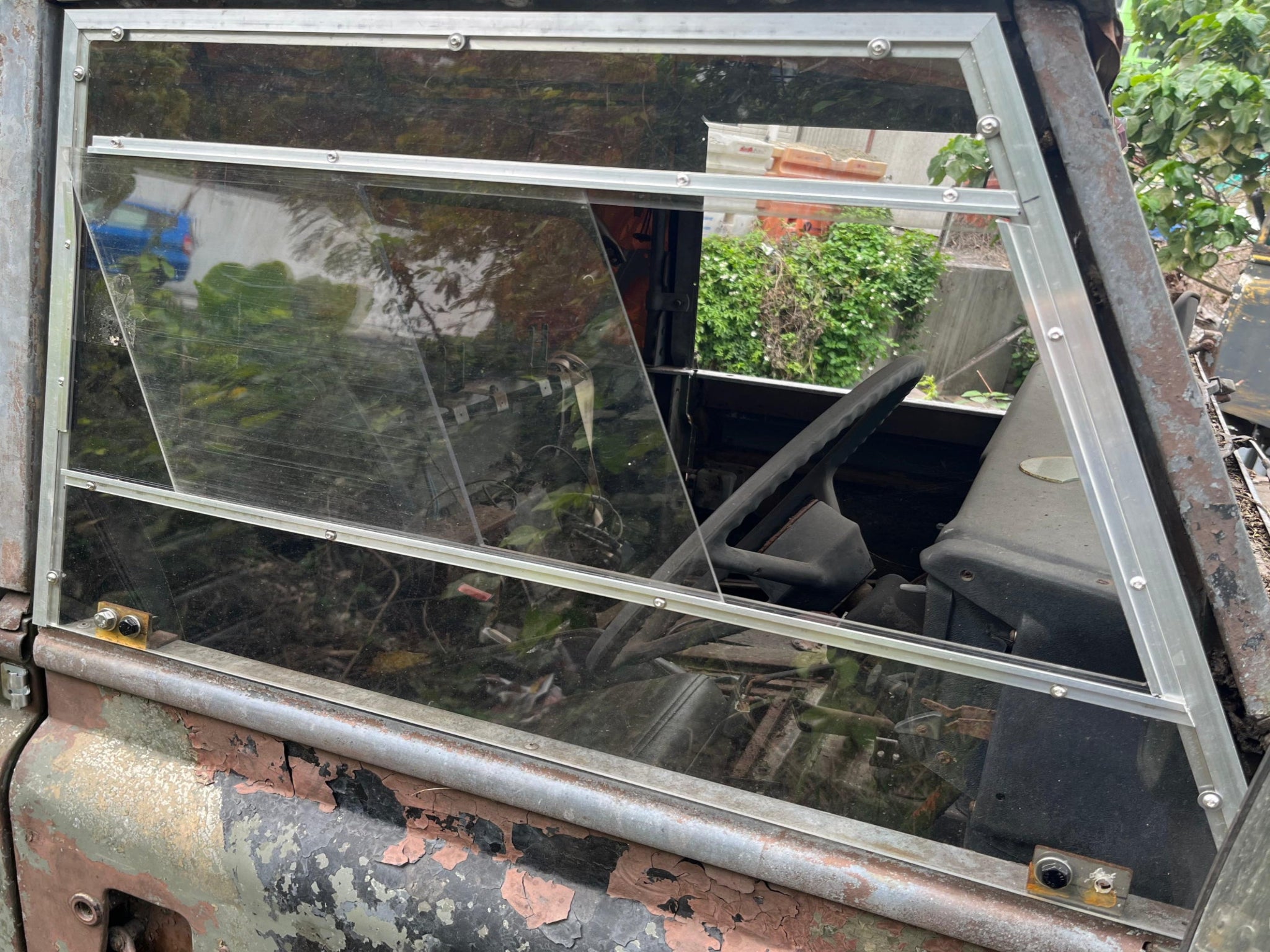 Land Rover - Soft Tops, Full Hoods, Power Steering, Accessories & More