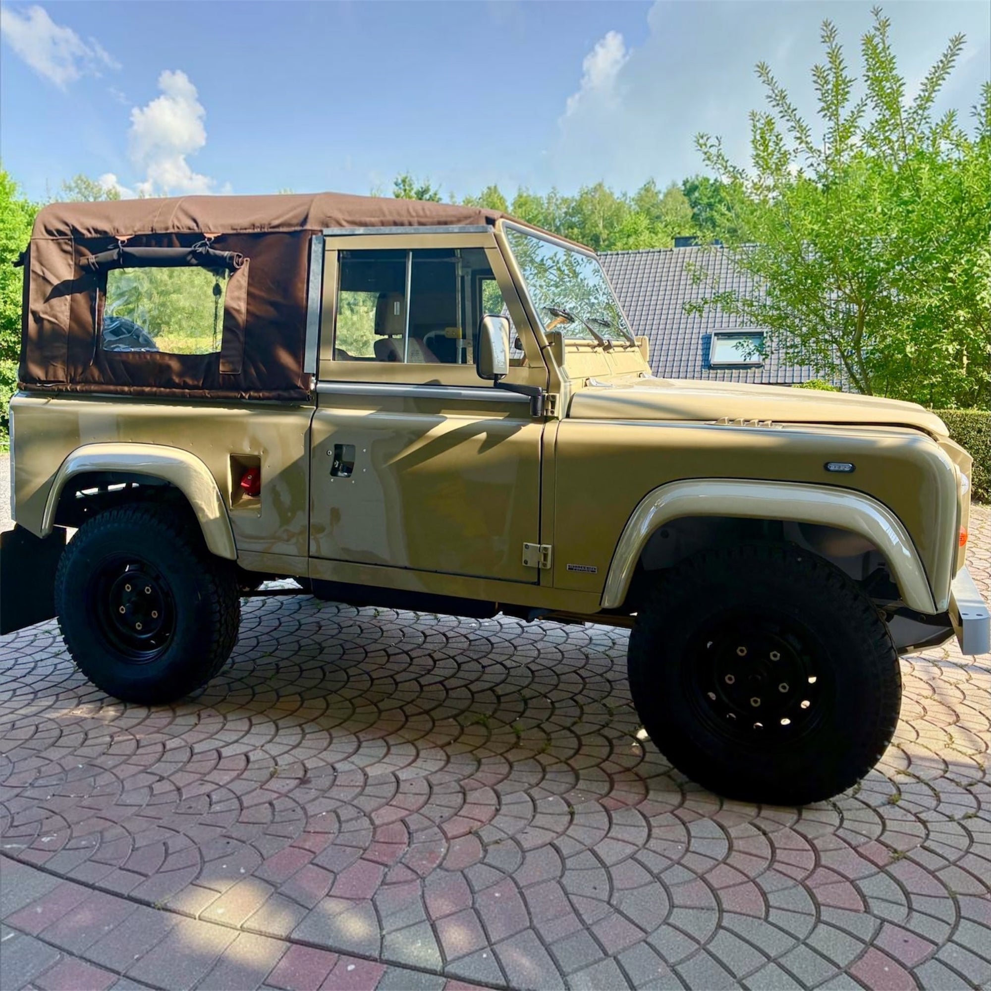 90" - Full Hood - With Side Windows &amp; Blinds (FYSW) - Land Rover Defender - (No NAS)
