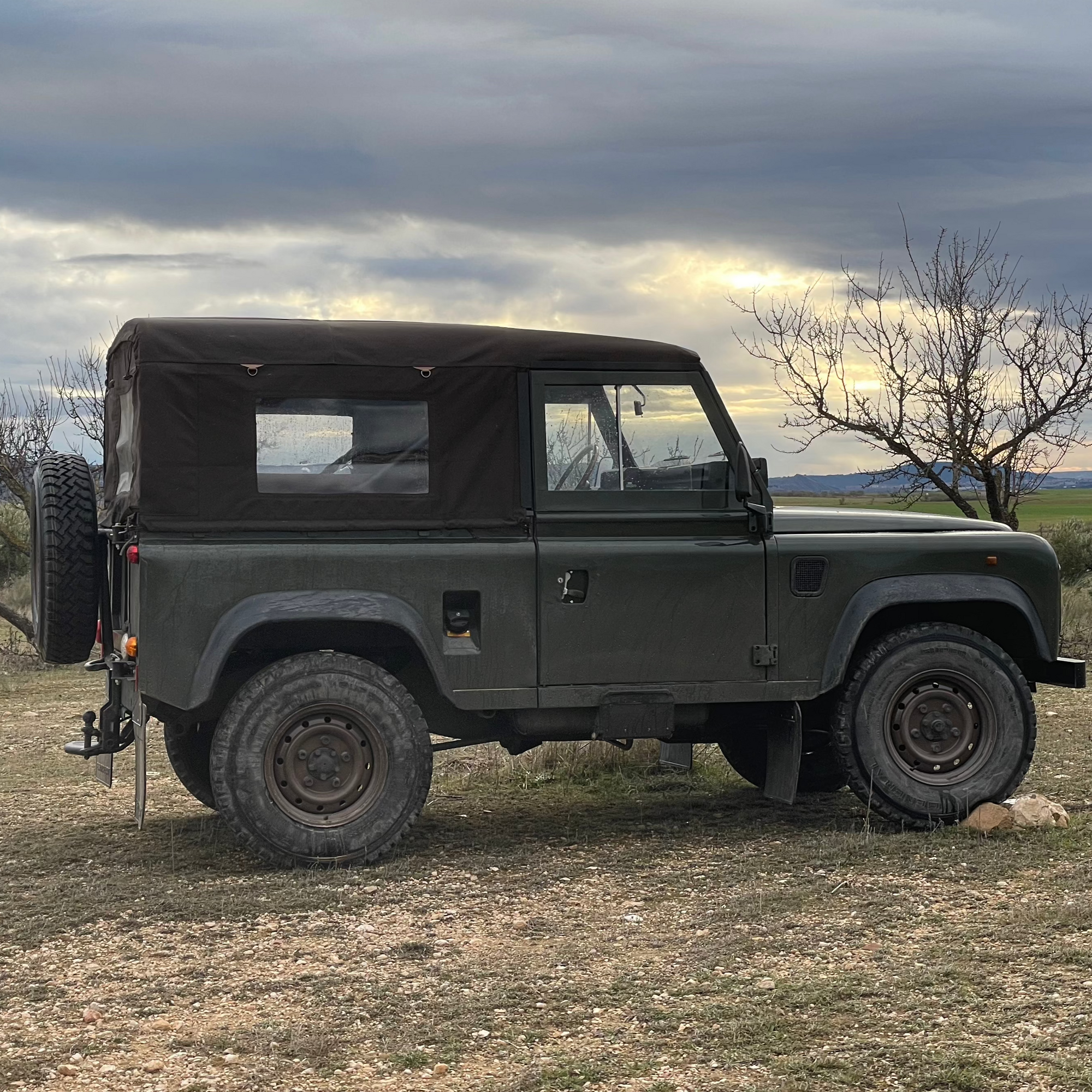 90" - Full Hood - With Side Windows (WSW)- Land Rover Defender - (No NAS)