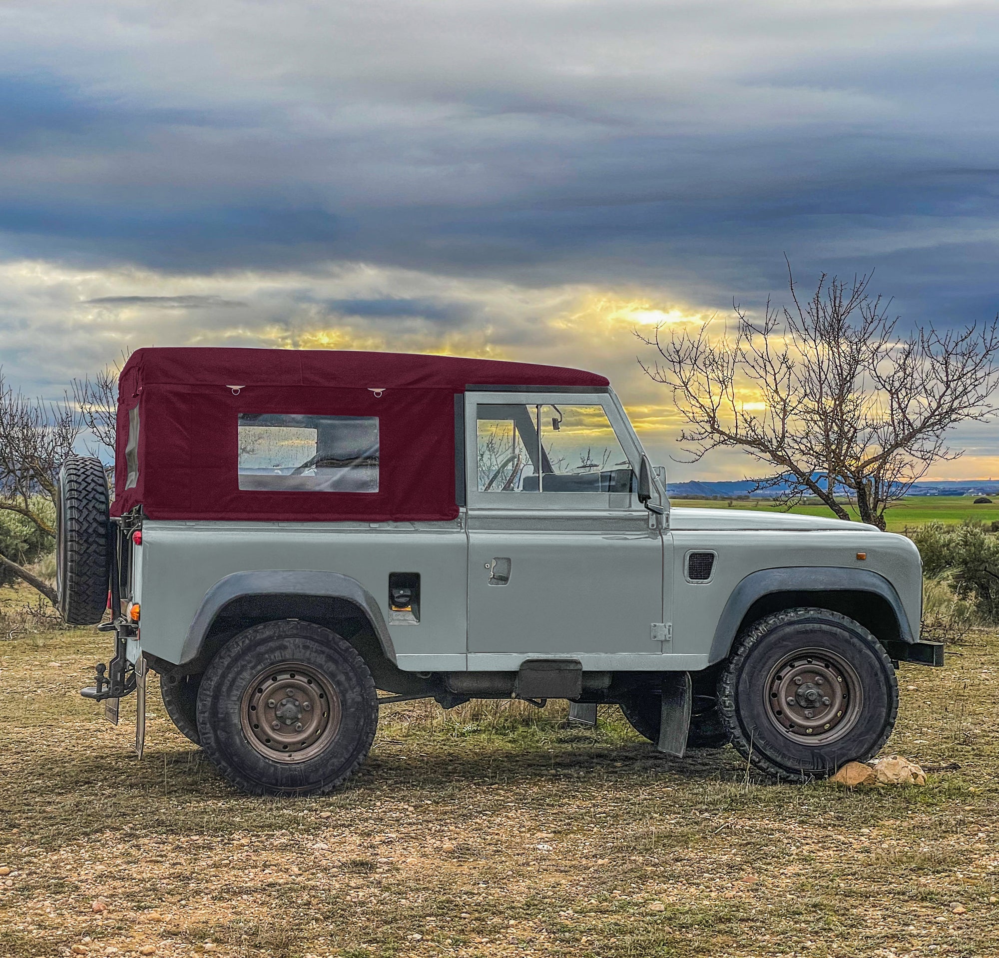 90&quot; - Land Rover Defender - Full Hood - With Side Windows (WSW) (No NAS)