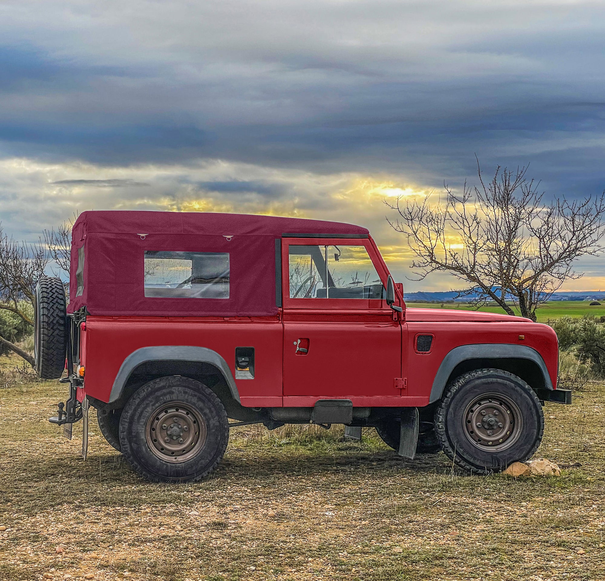 90&quot; - Land Rover Defender - Full Hood - With Side Windows (WSW) (No NAS)